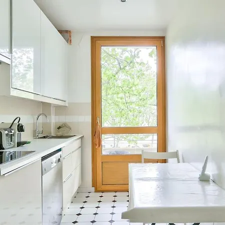 Superb Parisian 1 Bed Flat 10min From Eiffel Tower * Parigi